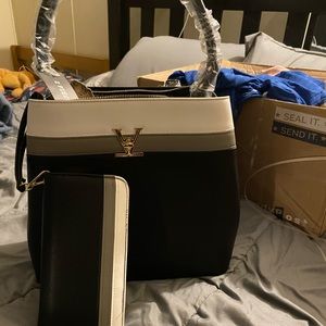 Black tote bag with matching wallet